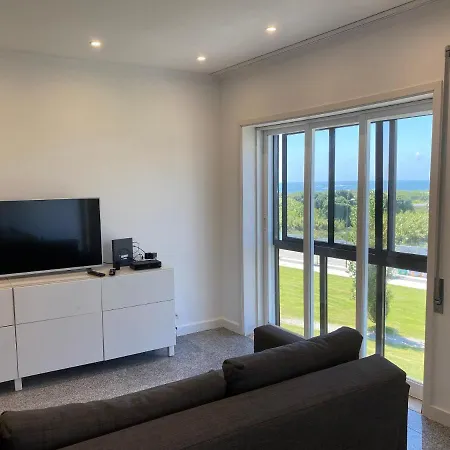 Front With Rooftop 孔迪镇