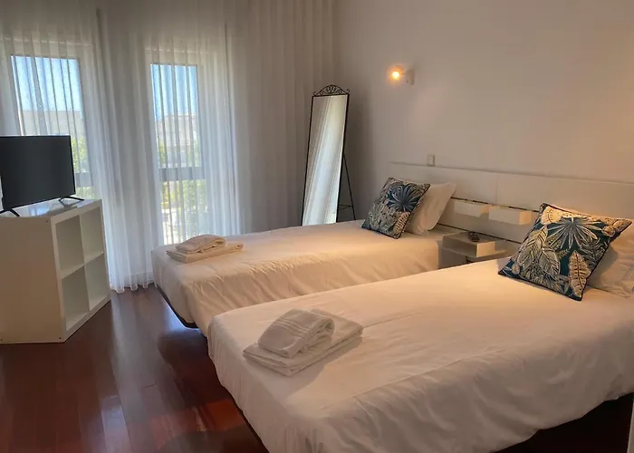 Front With Rooftop *