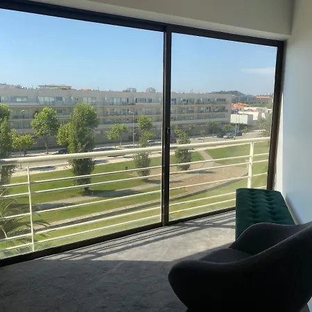 Front With Rooftop *