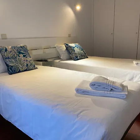 Front With Rooftop Apartament