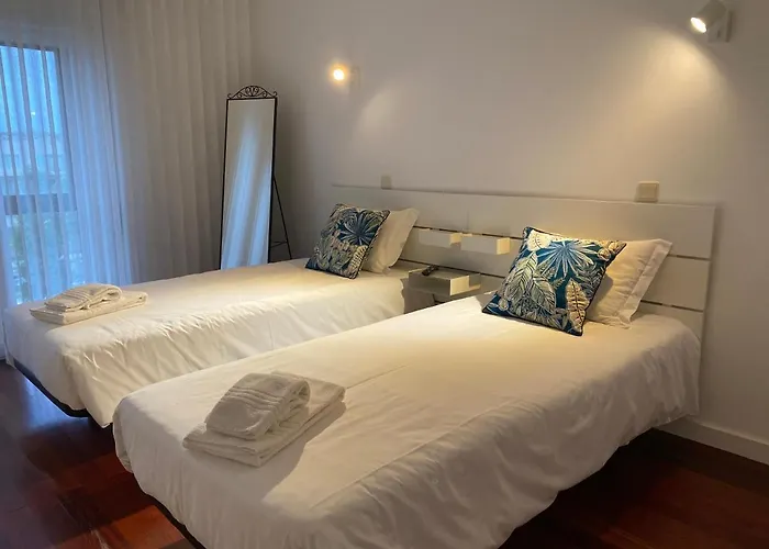 Front With Rooftop *