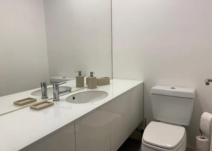 Front With Rooftop Apartment