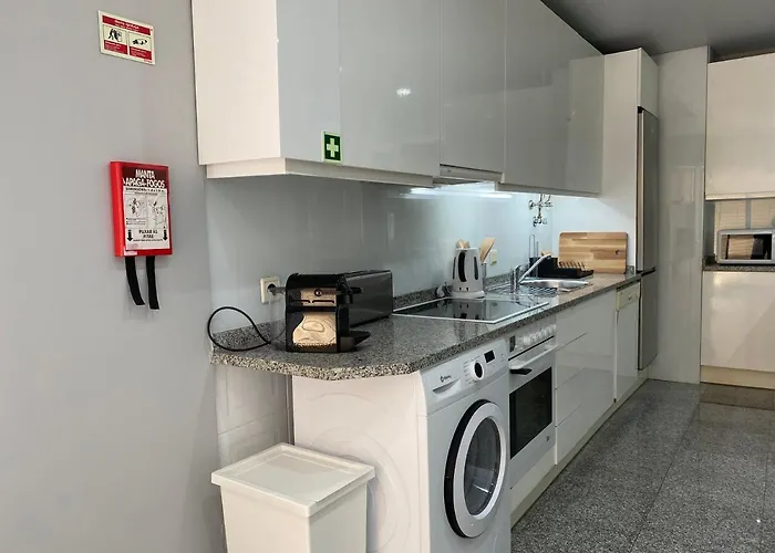 Front With Rooftop Apartment