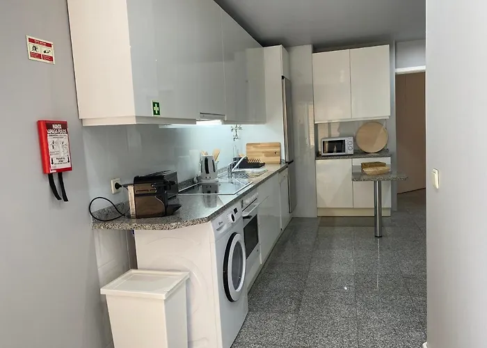 Front With Rooftop Apartment *